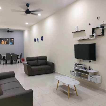 My Homestay Sitiawan - Astronaut Space House 8 Pax Exteriér fotografie